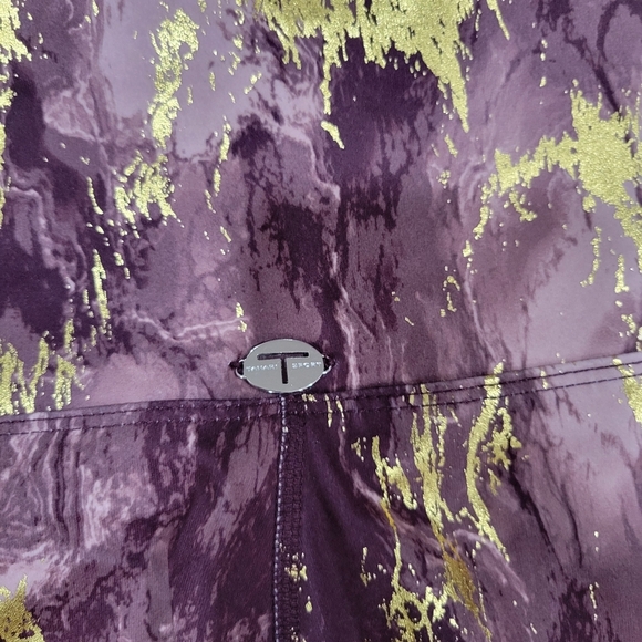 TAHARI SPORT Women's Burgundy Gold Marble Leggings with Pockets Size 1X - Picture 7 of 10